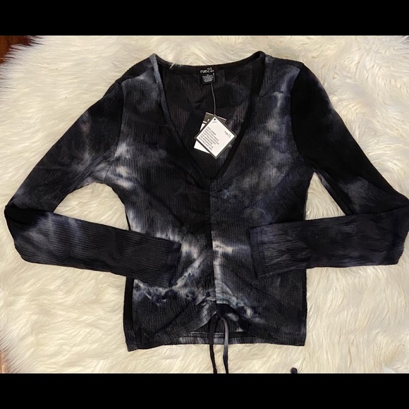 NWT Rue 21 cropped sweater - Picture 1 of 2